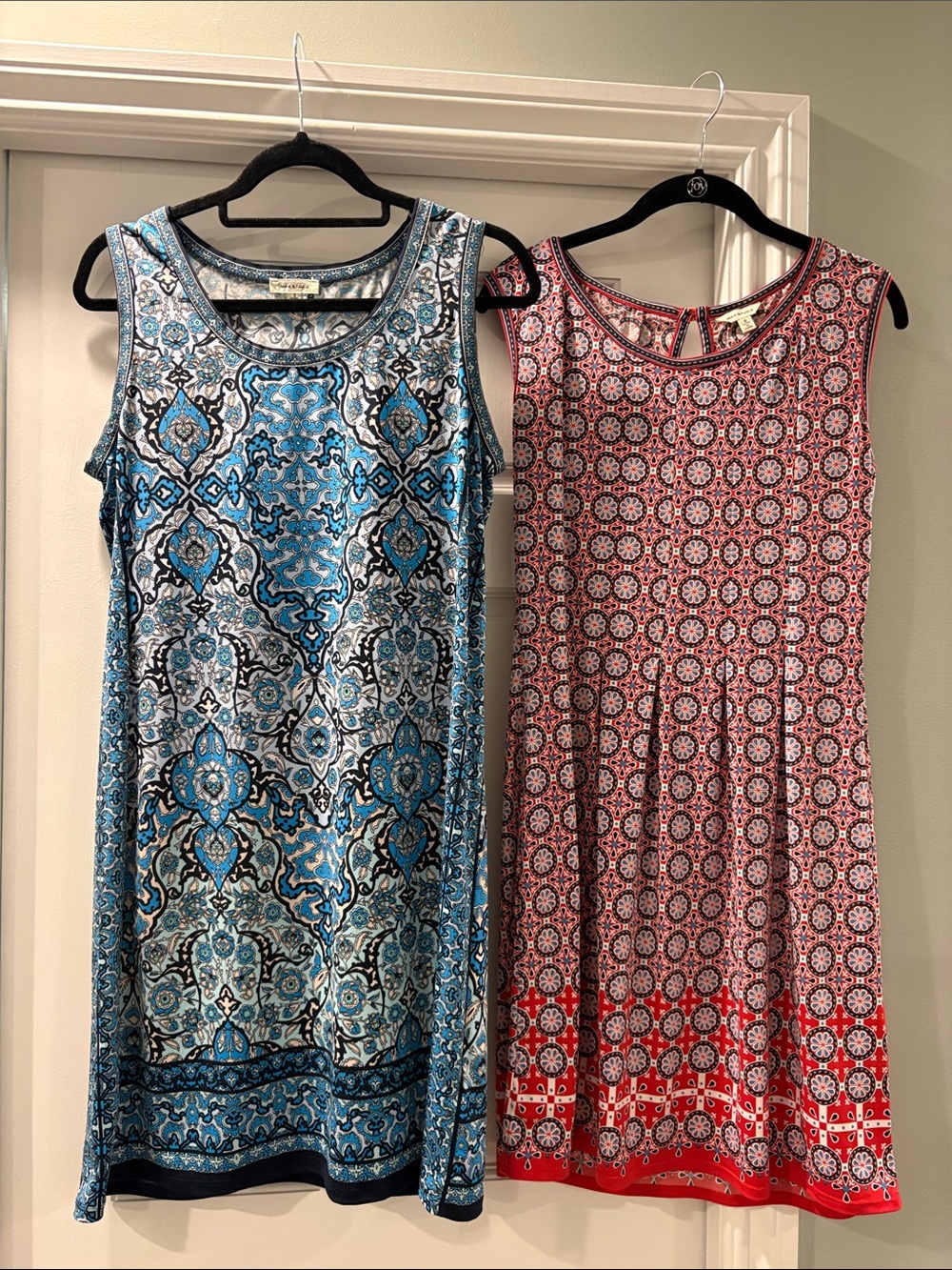 Title:
Max Studio Dress Bundle Size Small – 2 Sleeveless Printed Dresses